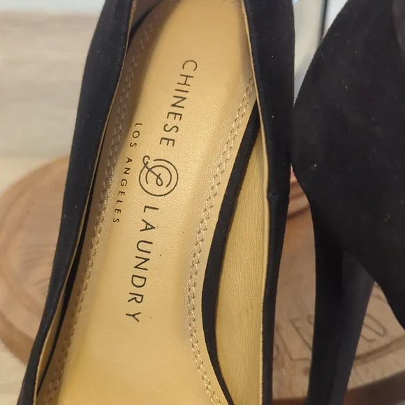 NEW!Chinese Laundry Classic Black Platform Heels - Picture 2 of 8